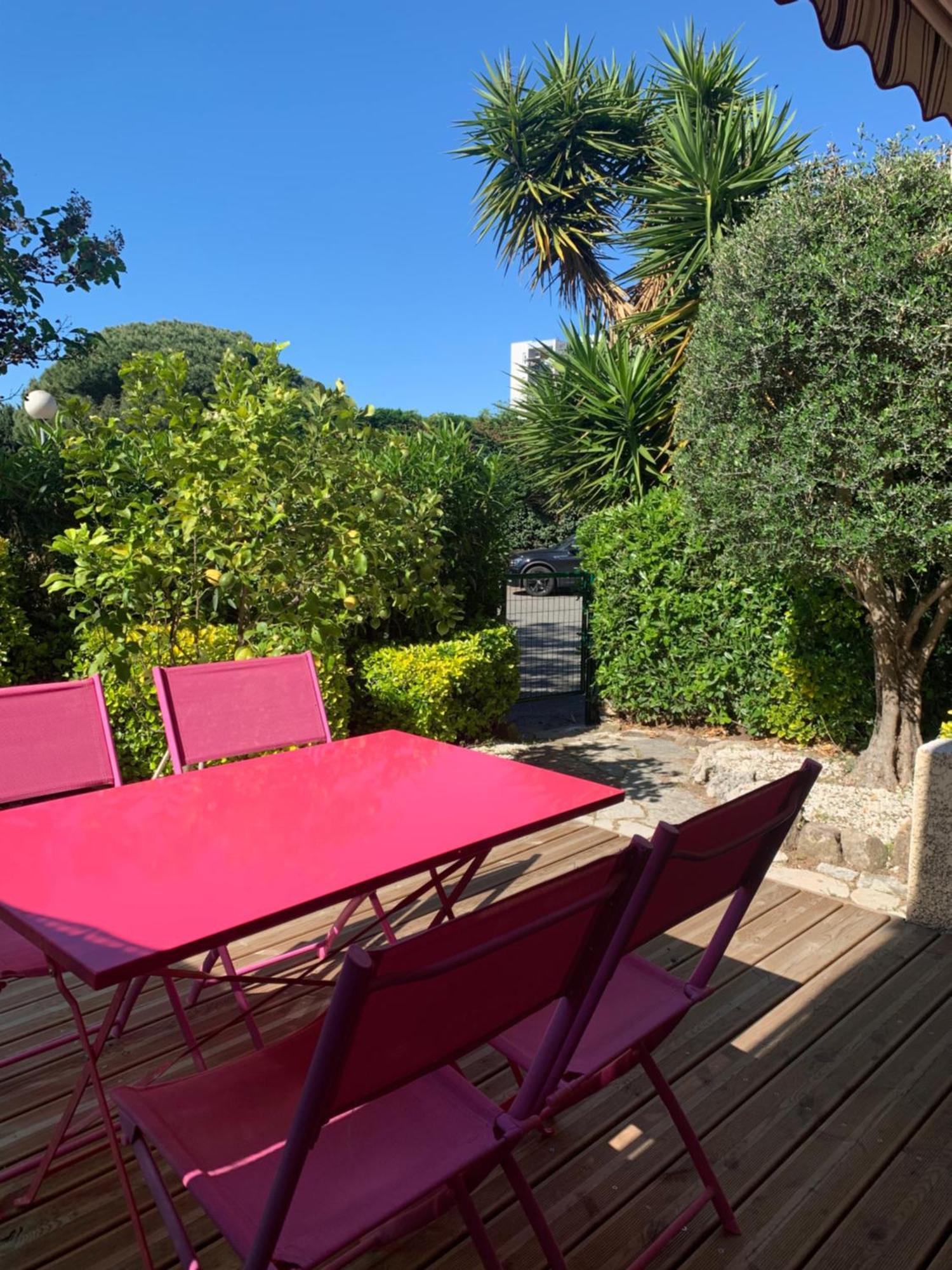 Beau T2 Avec Jardin Frejus Plage Exterior photo